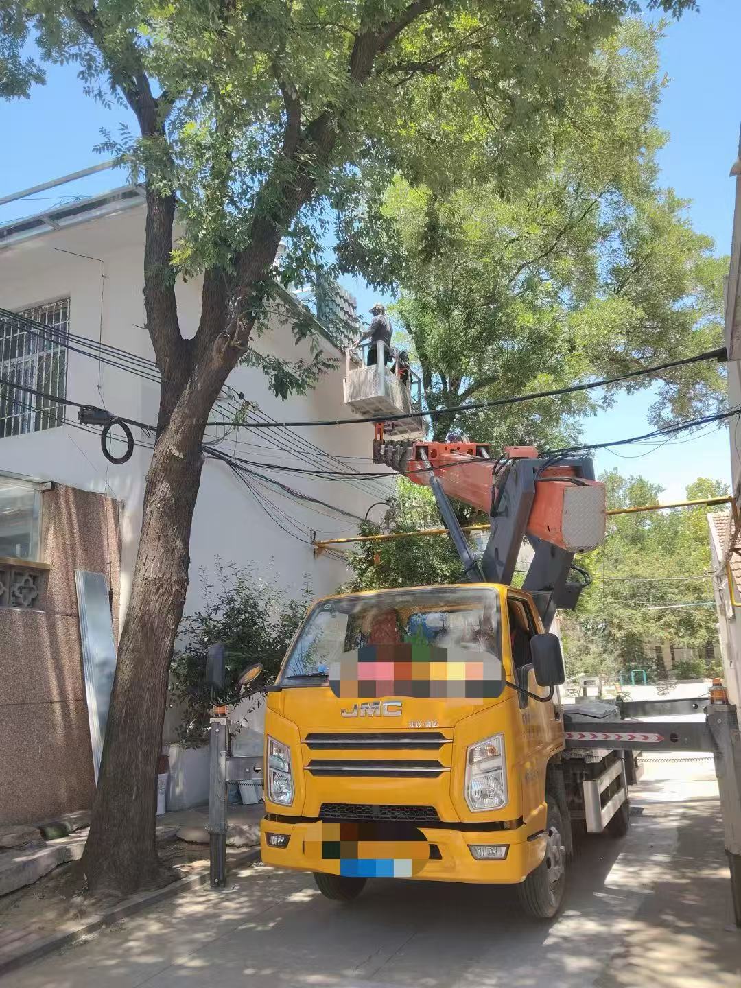 宁德市高空作业车能吊装重物吗？最大承载多少公斤？